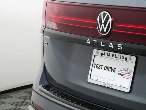 New 2026 Volkswagen Atlas Peak Edition AWD/4WD image 36