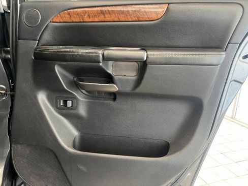 Used 2010 Nissan Armada Platinum AWD/4WD image 37