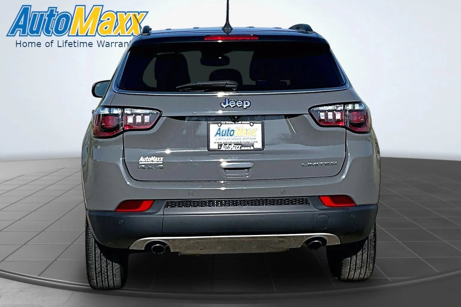 Used 2023 Jeep Compass Limited AWD/4WD image 5