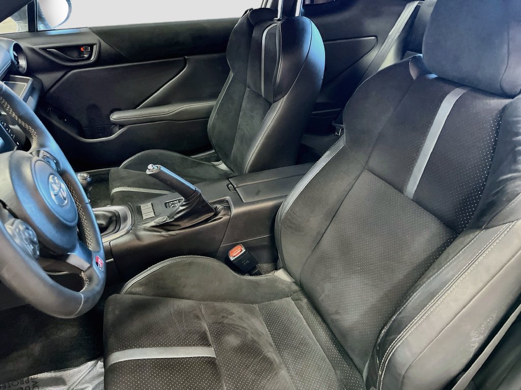 Used 2024 Toyota GR86 Premium RWD image 21
