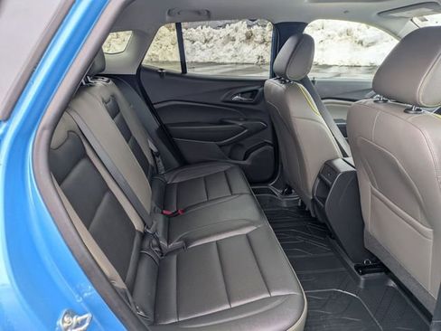 Used 2025 Chevrolet Trax ACTIV w/ Sunroof Package image 32