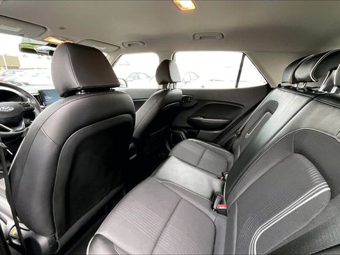 Certified 2023 Hyundai Venue Limited image 16