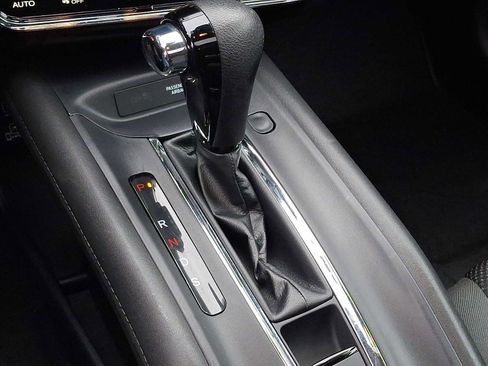 Used 2022 Honda HR-V EX image 16