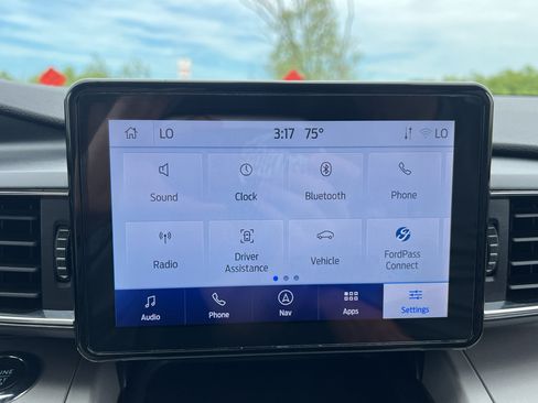 Certified 2024 Ford Explorer XLT w/ Equipment Group 202A AWD/4WD image 27