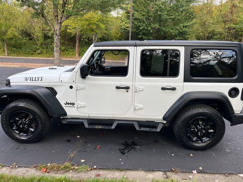 Used 2020 Jeep Wrangler Unlimited Sport image 7
