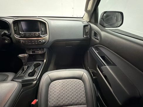 Used 2017 Chevrolet Colorado Z71 AWD/4WD image 28
