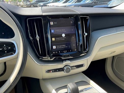 Certified 2025 Volvo XC60 B5 Plus w/ Protection Package Premier image 18