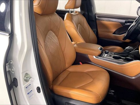 Used 2020 Toyota Highlander Platinum AWD/4WD image 9