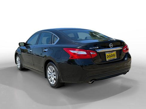 Used 2017 Nissan Altima 2.5 S w/ Power Driver Seat Package FWD image 3