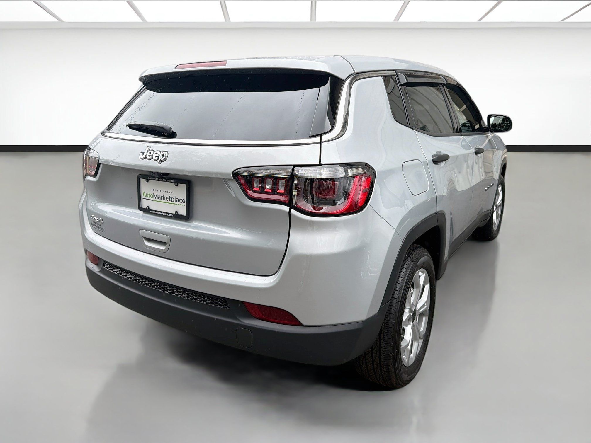 Used 2025 Jeep Compass Sport AWD/4WD image 5