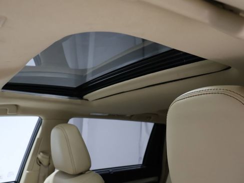 Used 2019 Toyota Highlander XLE image 9