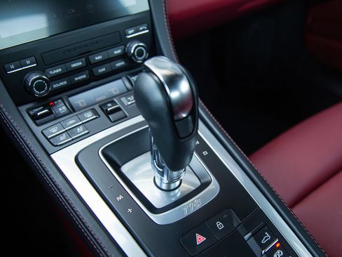 Certified 2024 Porsche 718 Cayman RWD image 17