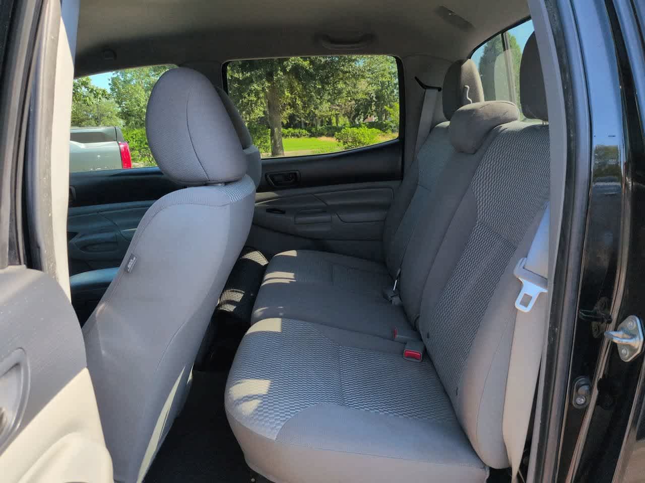 Used 2015 Toyota Tacoma PreRunner w/ SR5 Package RWD image 13