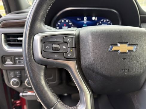 Used 2022 Chevrolet Suburban LT w/ Luxury Package image 19
