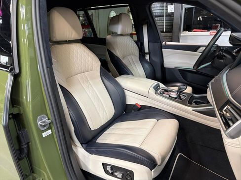 Used 2022 BMW ALPINA XB7 image 21