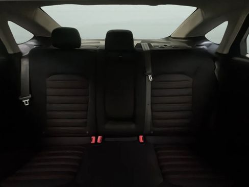 Used 2016 Ford Fusion SE FWD image 18