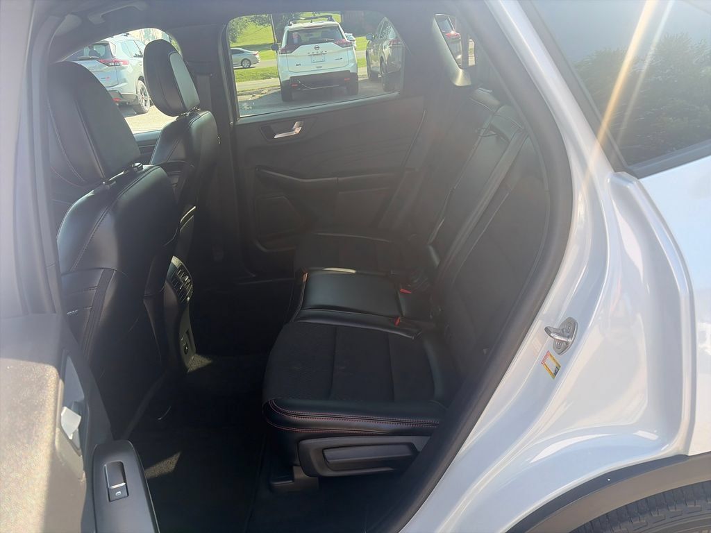 Used 2025 Ford Escape ST-Line Select AWD/4WD image 24