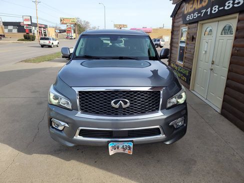 Used 2017 INFINITI QX80 4WD w/ Driver Assistance Package image 3