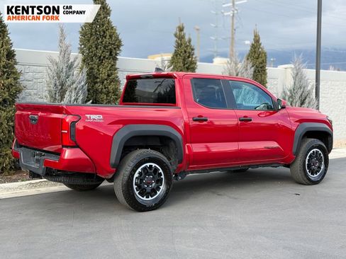 Used 2025 Toyota Tacoma TRD Off-Road image 10
