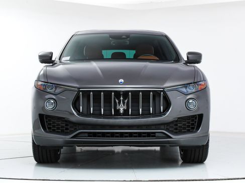 Certified 2023 Maserati Levante GT AWD/4WD image 8