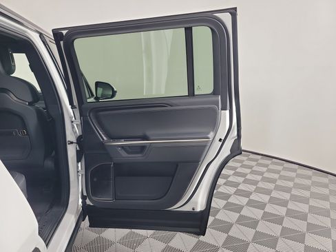 Used 2025 Rivian R1S Adventure AWD/4WD image 19