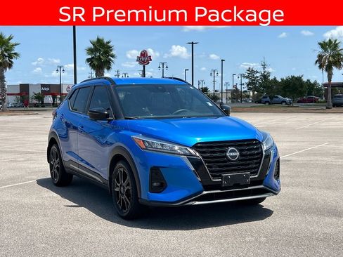 Used 2024 Nissan Kicks SR w/ SR Premium Package FWD image 9