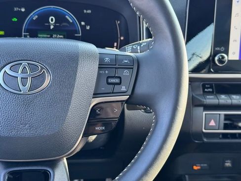 Certified 2025 Toyota Camry SE image 24