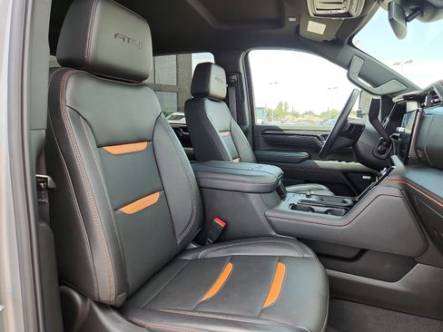 Used 2025 GMC Sierra 2500 AT4 AWD/4WD image 15