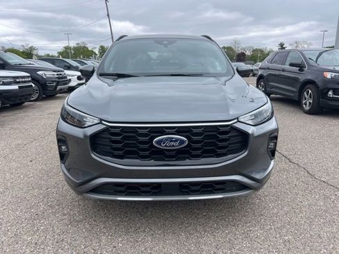 Certified 2023 Ford Escape ST-Line Select w/ Tech Pack #1 AWD/4WD image 2
