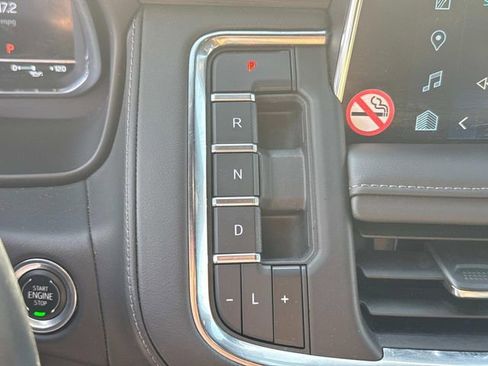 Used 2024 Chevrolet Suburban LT image 37