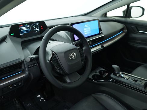 Used 2024 Toyota Prius XLE image 17