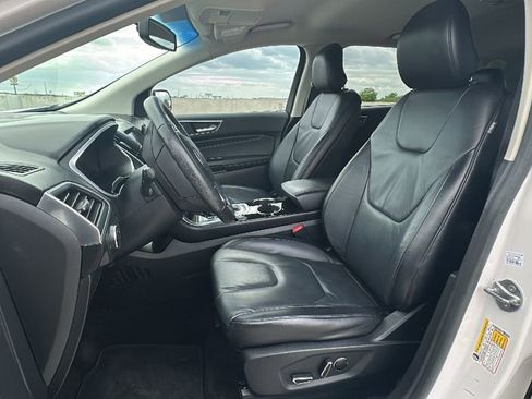 Used 2016 Ford Edge Titanium w/ Technology Package FWD image 4