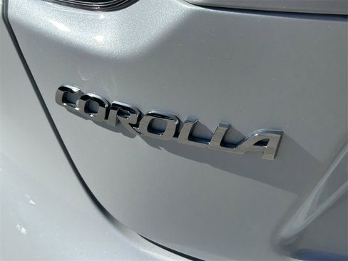 Used 2025 Toyota Corolla SE image 13