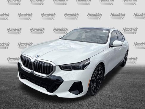 Certified 2024 BMW 530i w/ Executive Package image 10