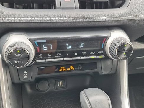 Certified 2025 Toyota RAV4 LE AWD/4WD image 14