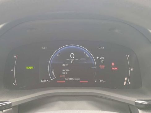 Used 2025 Toyota Camry LE image 28