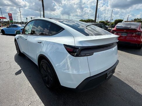 Used 2026 Tesla Model Y 2WD image 8