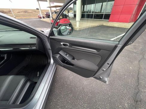 Used 2023 Honda Civic Sport image 8