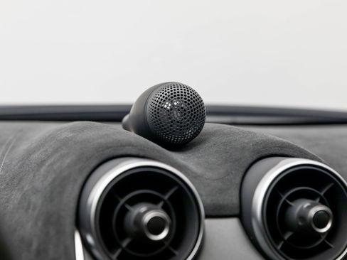 Used 2020 McLaren 620R image 32