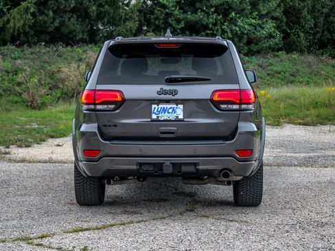 Used 2021 Jeep Grand Cherokee Laredo X AWD/4WD image 3