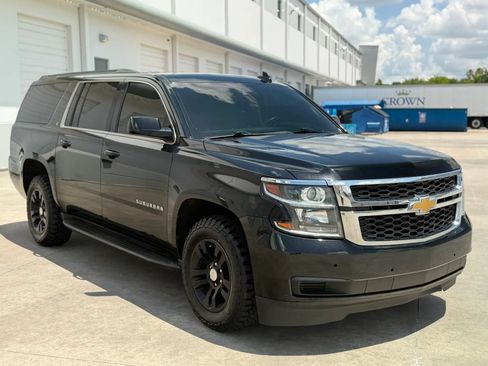 Used 2020 Chevrolet Suburban LT RWD image 4