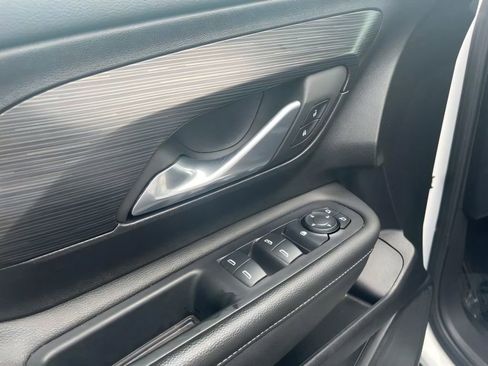 Used 2024 GMC Terrain SLE image 17