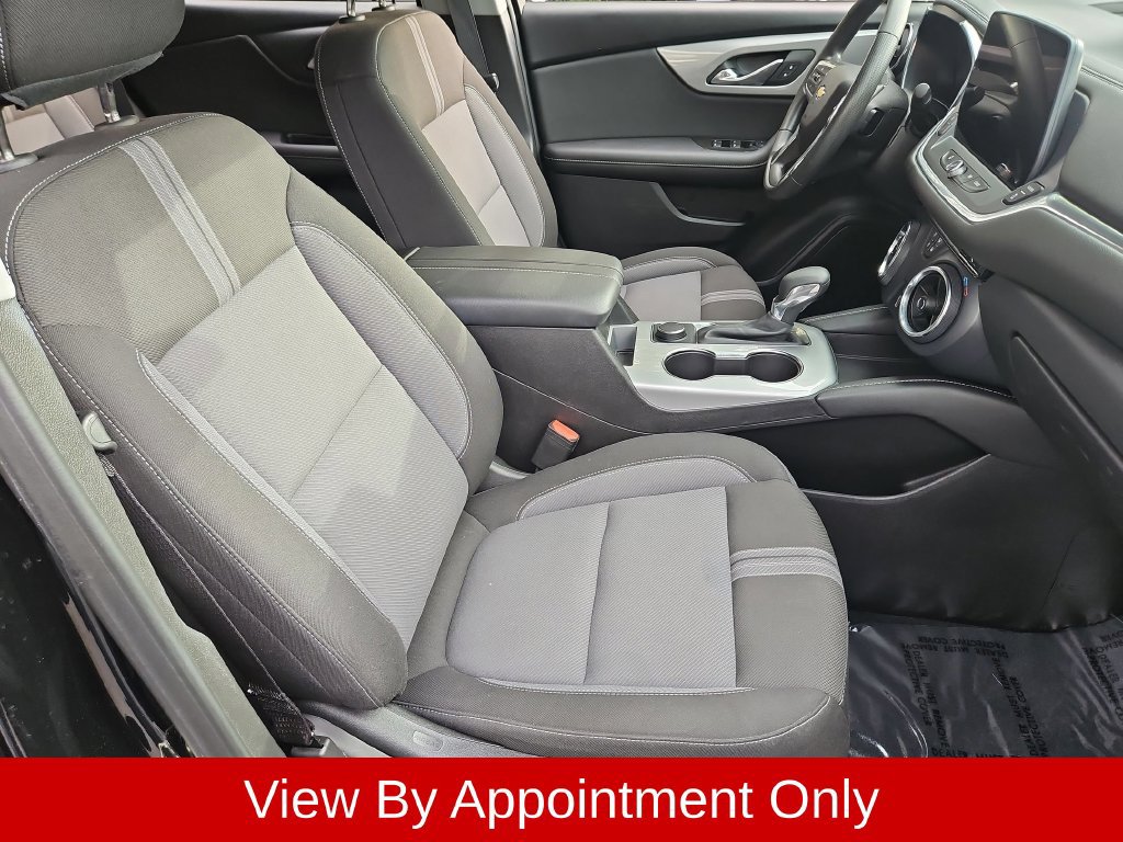 Used 2025 Chevrolet Blazer LT FWD image 30