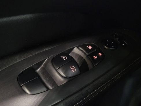 Used 2019 Nissan Pathfinder Platinum image 27