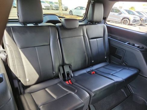 Used 2021 Ford Expedition XLT image 11