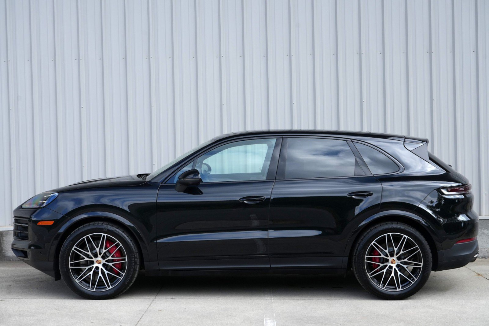 Used 2025 Porsche Cayenne S w/ Premium Package Plus AWD/4WD image 49