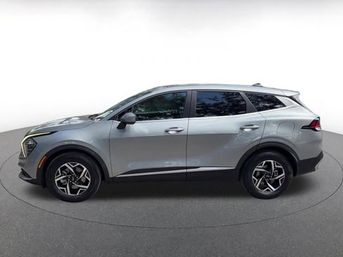 Used 2025 Kia Sportage LX FWD image 9