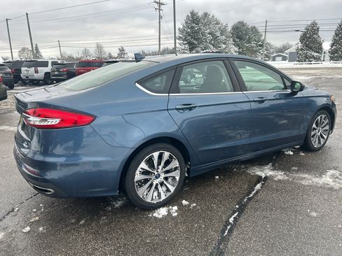 Used 2019 Ford Fusion SE image 4