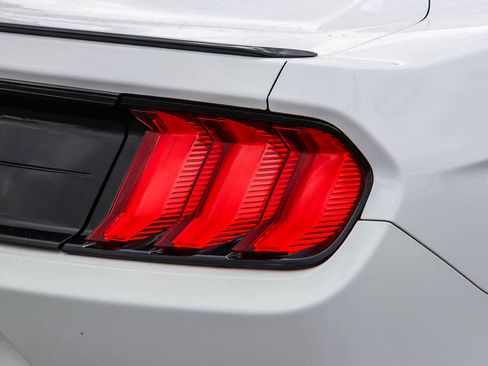 Used 2019 Ford Mustang Coupe w/ Black Accent Package RWD image 7