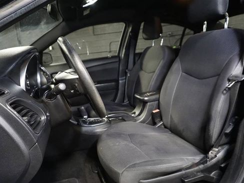 Used 2014 Chrysler 200 LX image 9